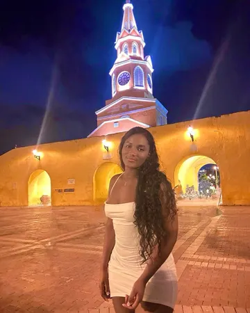 Jhoana, מארחת מאומתת